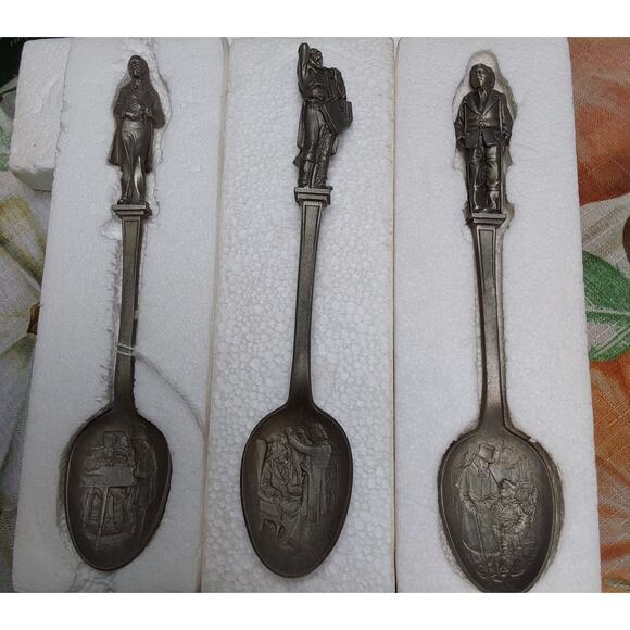 Charles Dickens Christmas Carol Spoon Collection Pewter Set of 3 n box from 1976 - Picture 1 of 3